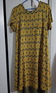 Large LuLaRoe Carly dress EUC